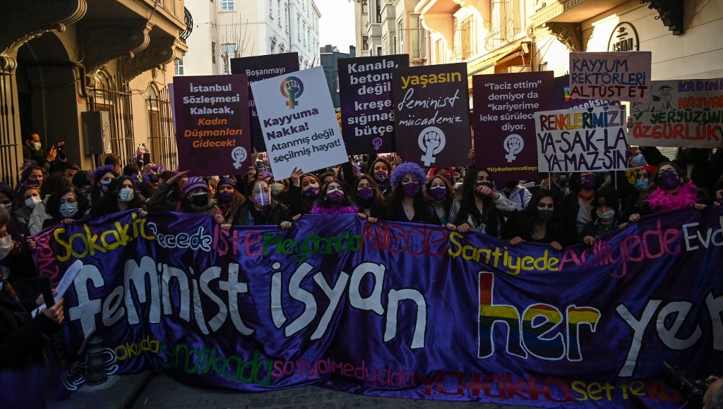 Bölgesel İstinaf Mahkemesi, İstanbul’da 2022 Kadınlar Günü yürüyüşündeki yasaklarda ihlal buldu