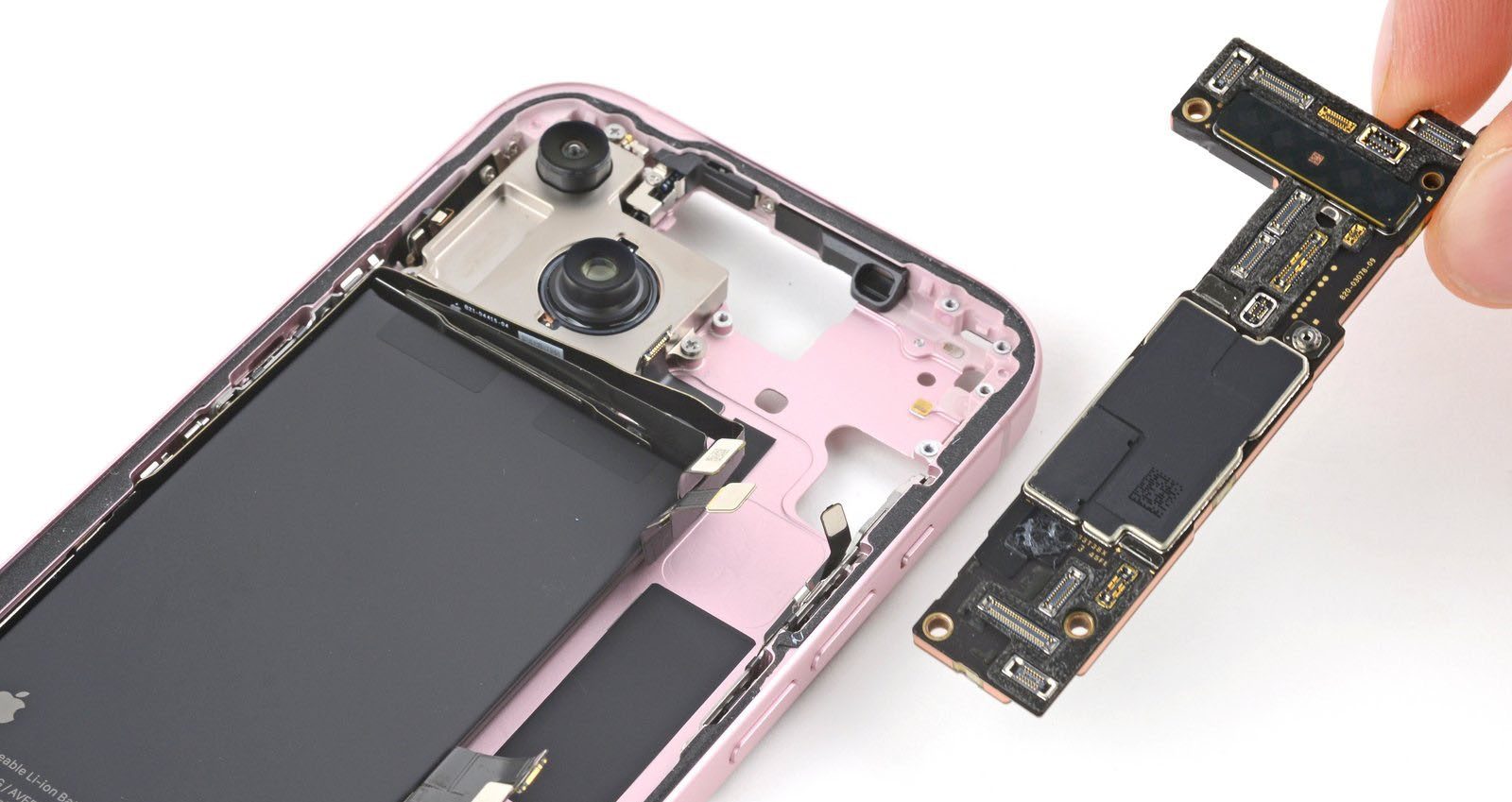 iPhone 16, Artan RAM Sayısıyla Cihaz İçi Yapay Zekâ Kullanacak iddiasıyla Kore Firması Gündemde! Apple ise Aynı Görev için NAND Flash Kullanmayı Araştırıyor