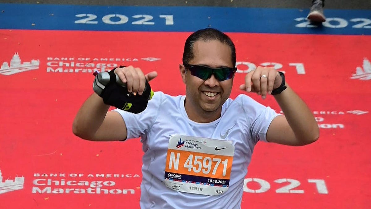 Apollo Lirio, Dünyanın Altı Majör Maratonunu Tamamlayarak Altı Yıldız Madalya Kazandı