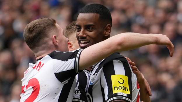 Newcastle United 4-0 Tottenham: Alexander Isak İkili ile Zaferi Garanti Altına Aldı