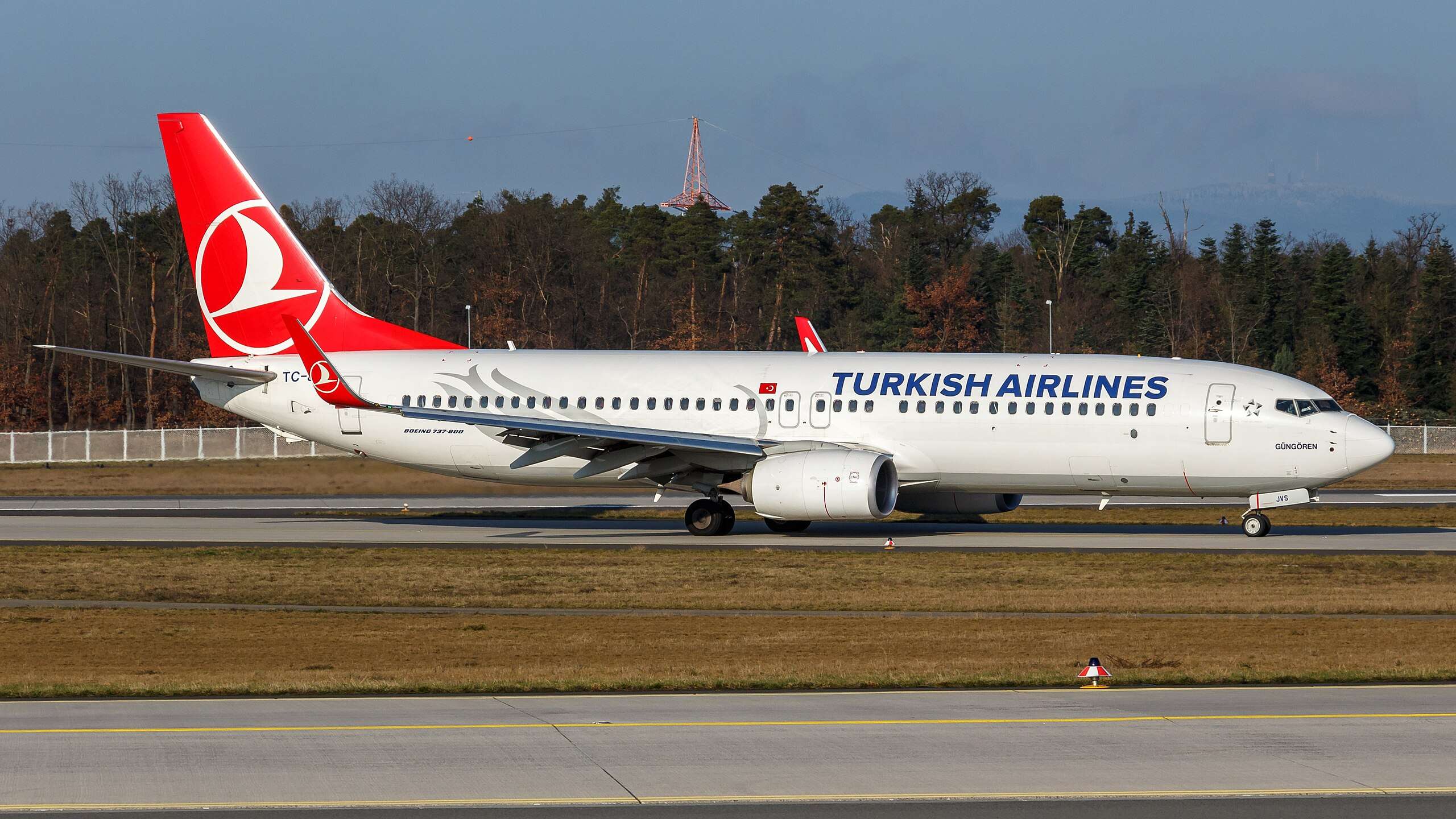 Türk Hava Yolları Uçuşu Varşova-İstanbul Acil Durum İlan Etti