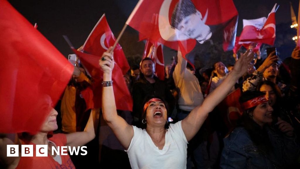 Türkiye yerel seçimleri: Muhalefet tarihi zaferle Erdoğan’ı şaşkına çevirdi